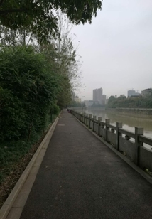 別怕，女兒，有我們和你在一起